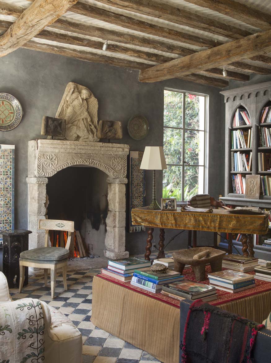 A casa dos sonhos de um designer e antiquário em Malibu