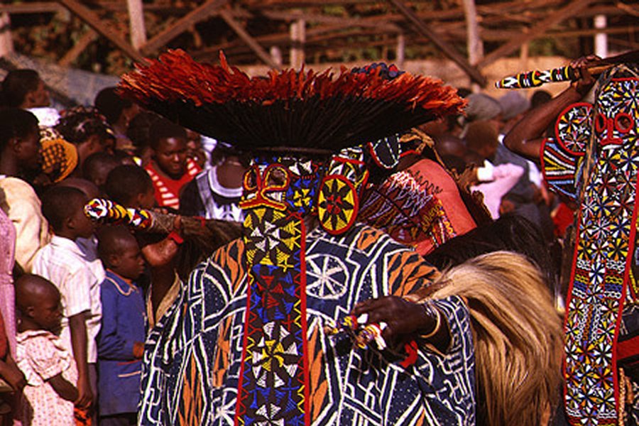 JUJU HATS: OS DECORATIVOS CHAPÉUS AFRICANOS