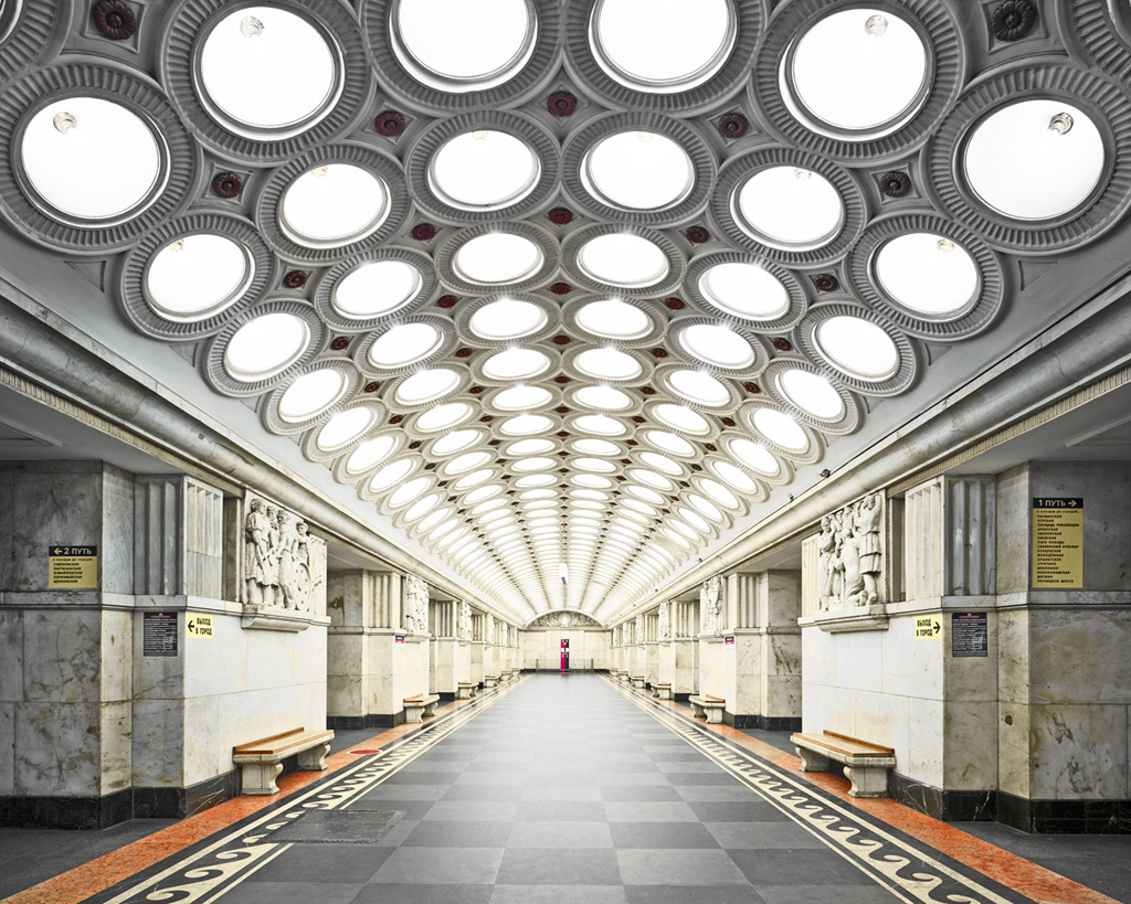 Os palácios subterrâneos do metrô de Moscou