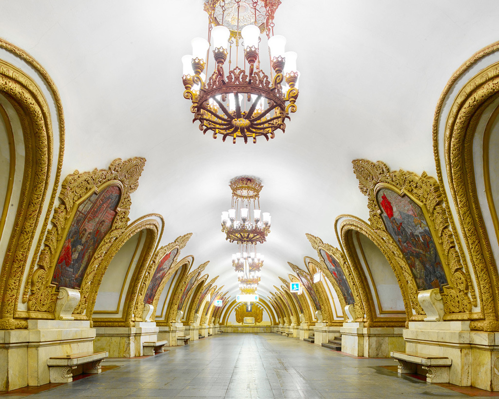 Os palácios subterrâneos do metrô de Moscou