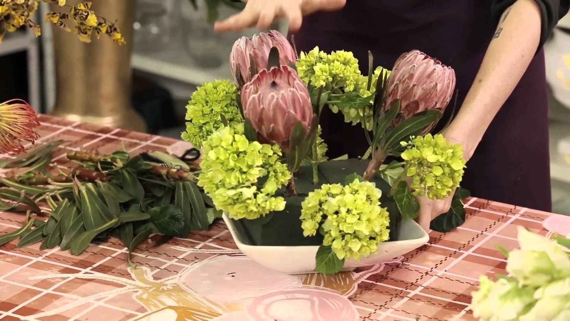 Leia mais sobre o artigo Um arranjo de flores lindo e super fácil de fazer